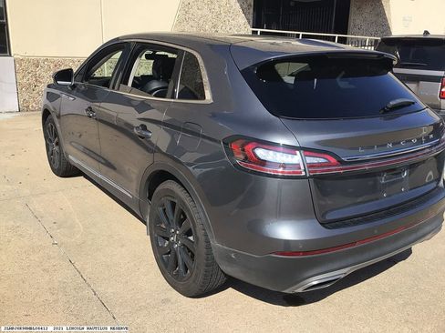 Used 2021 Lincoln Nautilus Reserve w/ Equipment Group 201A image 6