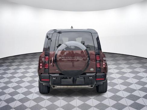 Used 2023 Land Rover Defender 130 X-Dynamic SE AWD/4WD image 4
