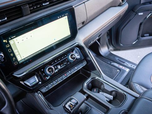 Used 2024 GMC Sierra 1500 AT4 w/ Technology Package image 28