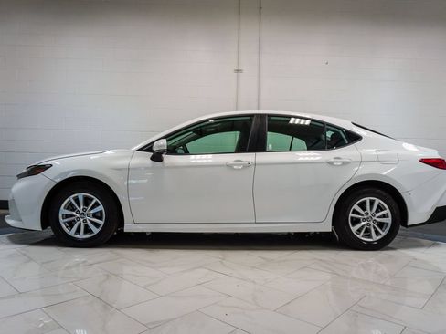 Used 2025 Toyota Camry LE FWD image 29