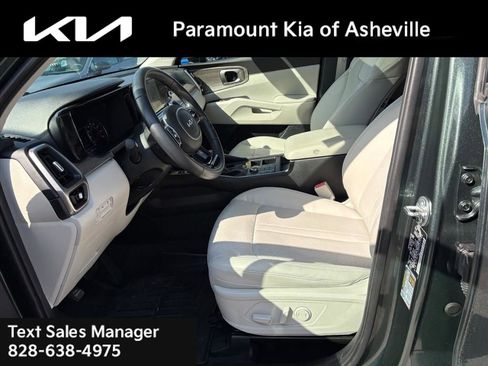 Certified 2023 Kia Sorento S w/ Panoramic Sunroof Package image 17