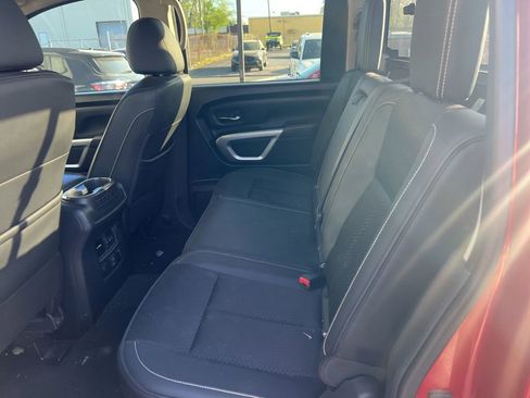 Used 2019 Nissan Titan PRO-4X image 5