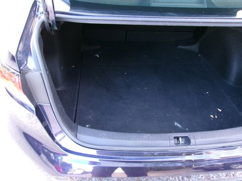 Used 2021 Toyota Corolla LE image 16