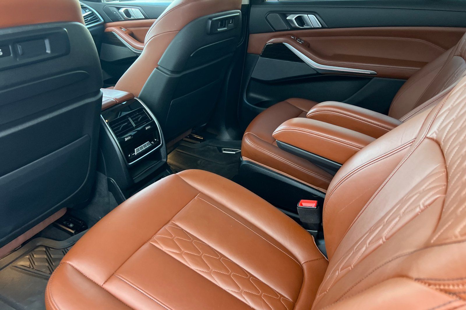 Used 2020 BMW X7 xDrive40i w/ Premium Package AWD/4WD image 9