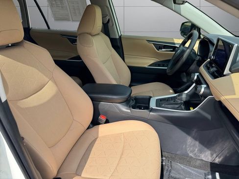 Certified 2025 Toyota RAV4 XLE AWD/4WD image 17