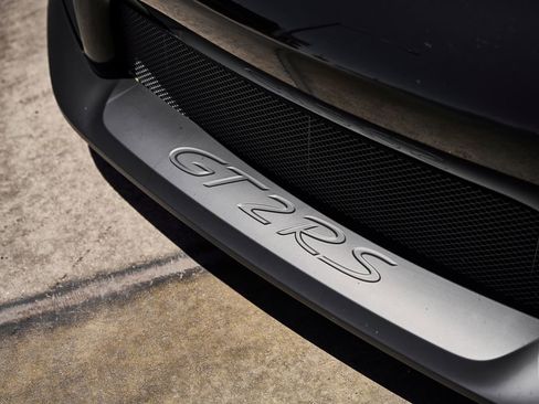 Used 2018 Porsche 911 GT2 RS RWD image 8