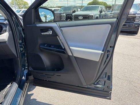 Used 2018 Toyota RAV4 Limited w/ Advanced Technology Package AWD/4WD image 19