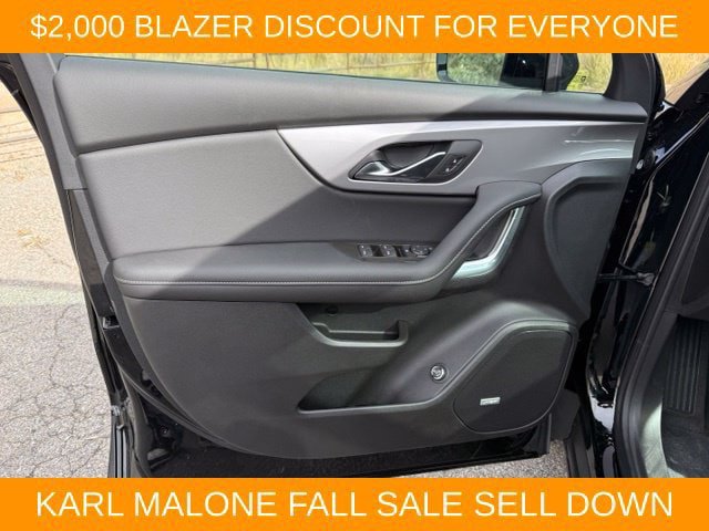New 2026 Chevrolet Blazer LT w/ Sound & Technology Package AWD/4WD image 12