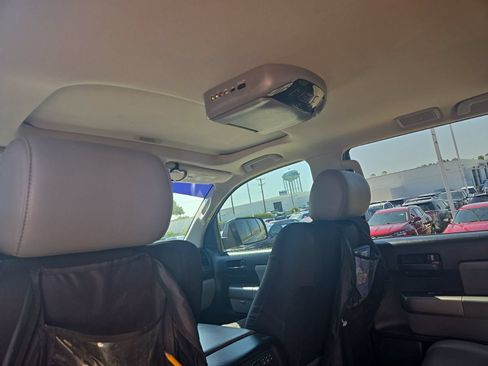Used 2017 Toyota Sequoia SR5 w/ Premium Package RWD image 14