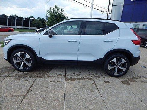 New 2026 Volvo XC40 B5 Plus w/ Protection Package Premier AWD/4WD image 11