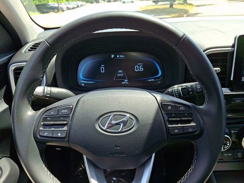 Used 2025 Hyundai Venue SEL FWD image 22