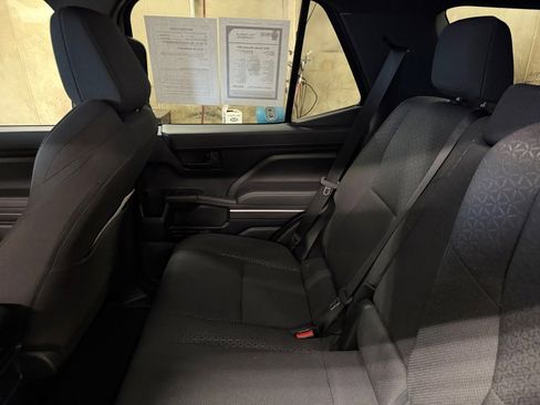 Used 2025 Toyota 4Runner SR5 image 33