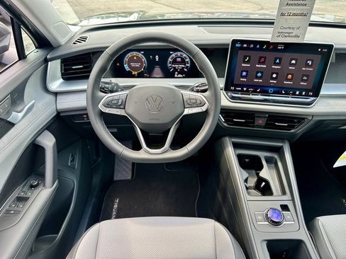 New 2025 Volkswagen Tiguan SE image 15
