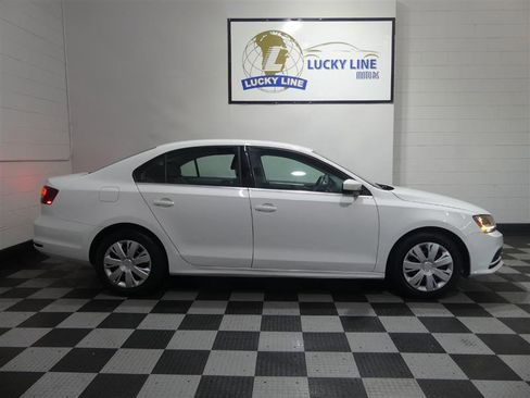 Used 2017 Volkswagen Jetta S image 6