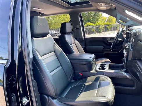 Used 2023 GMC Sierra 2500 Denali w/ Denali Ultimate Package image 11