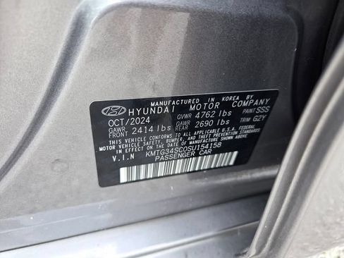 Used 2025 Genesis G70 2.5T RWD image 19