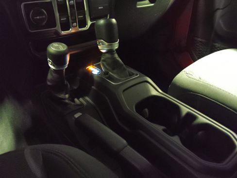 Used 2019 Jeep Wrangler Unlimited Sport S image 26