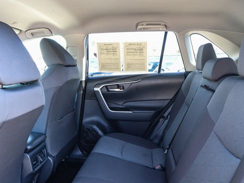 Used 2025 Toyota RAV4 XLE image 19