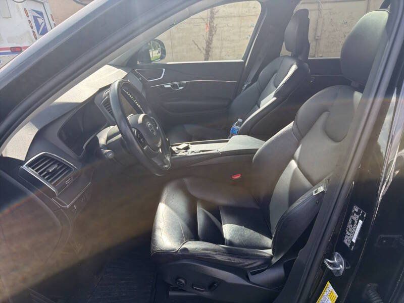 Used 2020 Volvo XC90 T5 Momentum AWD/4WD image 5