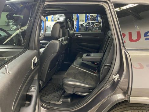 Used 2020 Jeep Grand Cherokee Altitude image 17