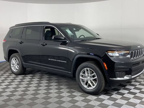 New 2025 Jeep Grand Cherokee L Laredo image 2