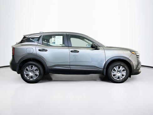 Used 2025 Nissan Kicks S image 10