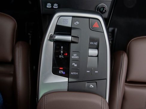 Certified 2025 BMW X2 xDrive28i image 19