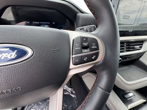 Used 2025 Ford Explorer Active w/ Active Comfort Package AWD/4WD image 23