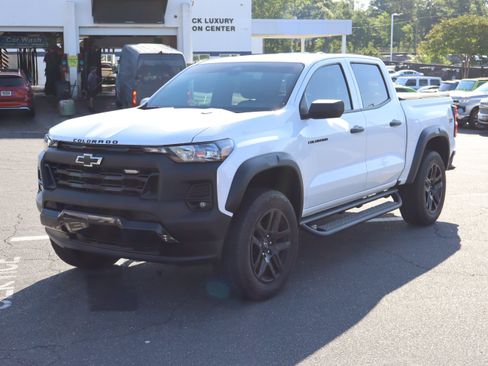 Used 2023 Chevrolet Colorado Trail Boss w/ Advanced Trailering Package AWD/4WD image 5