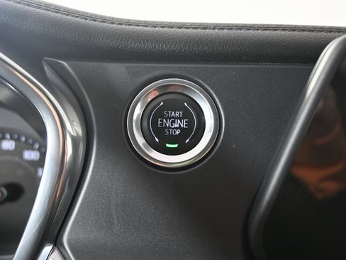 Used 2019 Chevrolet Blazer LT image 30