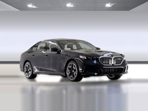 New 2026 BMW 530i w/ M Sport Package RWD image 6