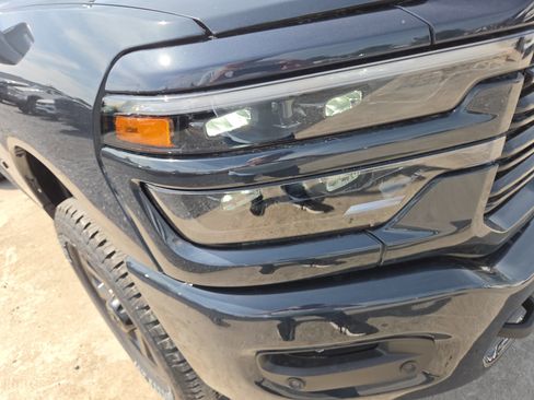 New 2026 RAM 2500 Laramie AWD/4WD image 18