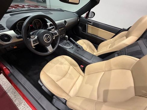 Used 2012 MAZDA MX-5 Miata Grand Touring w/ Premium Pkg RWD image 19
