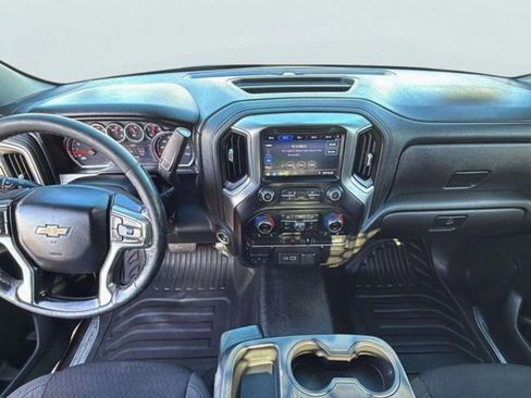 Used 2022 Chevrolet Silverado 3500 LT w/ Convenience Package image 9