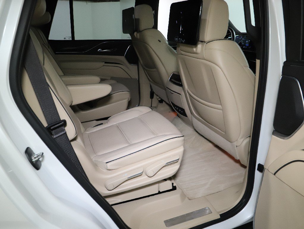 Used 2023 Cadillac Escalade Premium Luxury AWD/4WD image 40