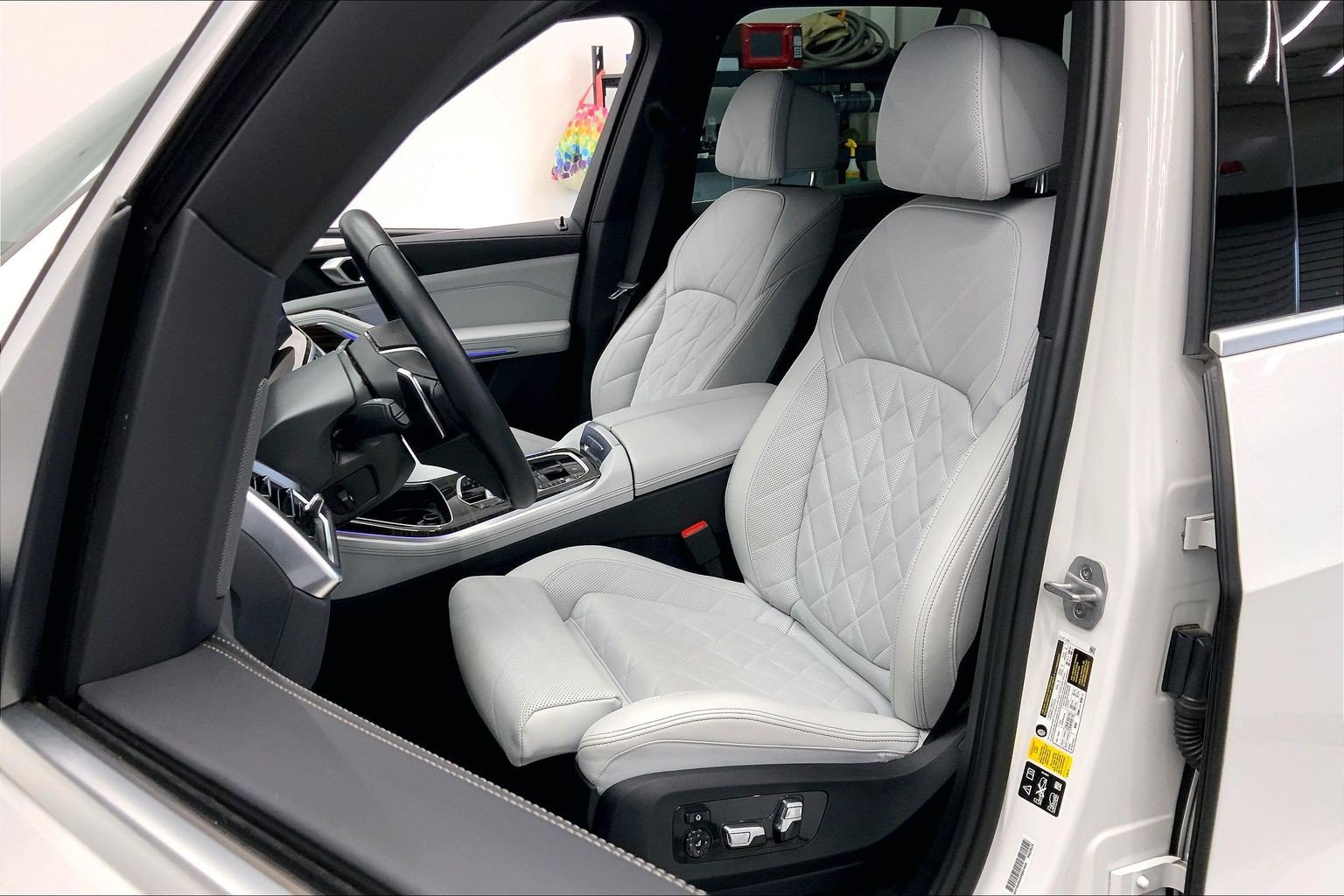 Used 2024 BMW X5 xDrive40i w/ Premium Package AWD/4WD image 5