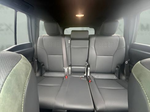 Used 2025 Lexus GX 550 AWD/4WD image 7