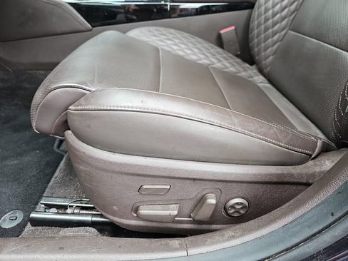 Used 2017 Kia Cadenza Limited FWD image 17