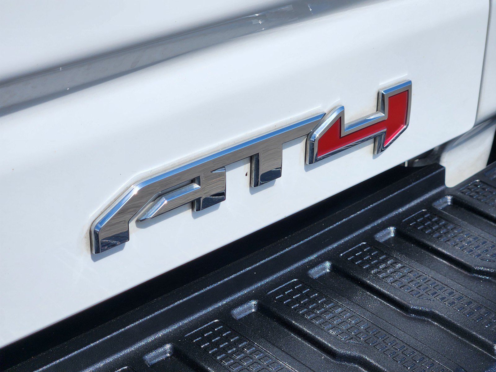 Used 2024 GMC Sierra 2500 AT4 w/ AT4 Premium Plus Package AWD/4WD image 29
