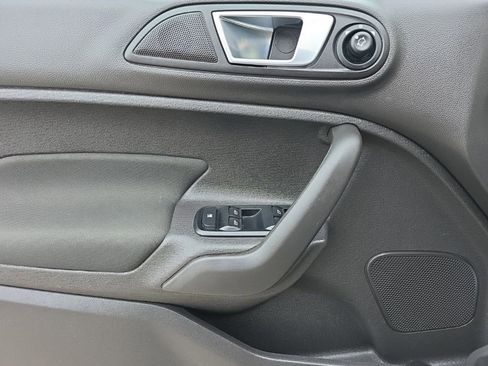 Used 2015 Ford Fiesta SE FWD image 13