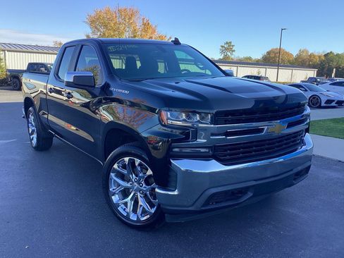 Used 2020 Chevrolet Silverado 1500 LT w/ Trailering Package image 9