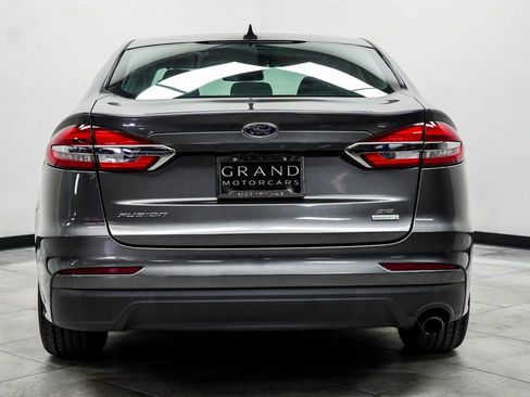 Used 2019 Ford Fusion SE image 9