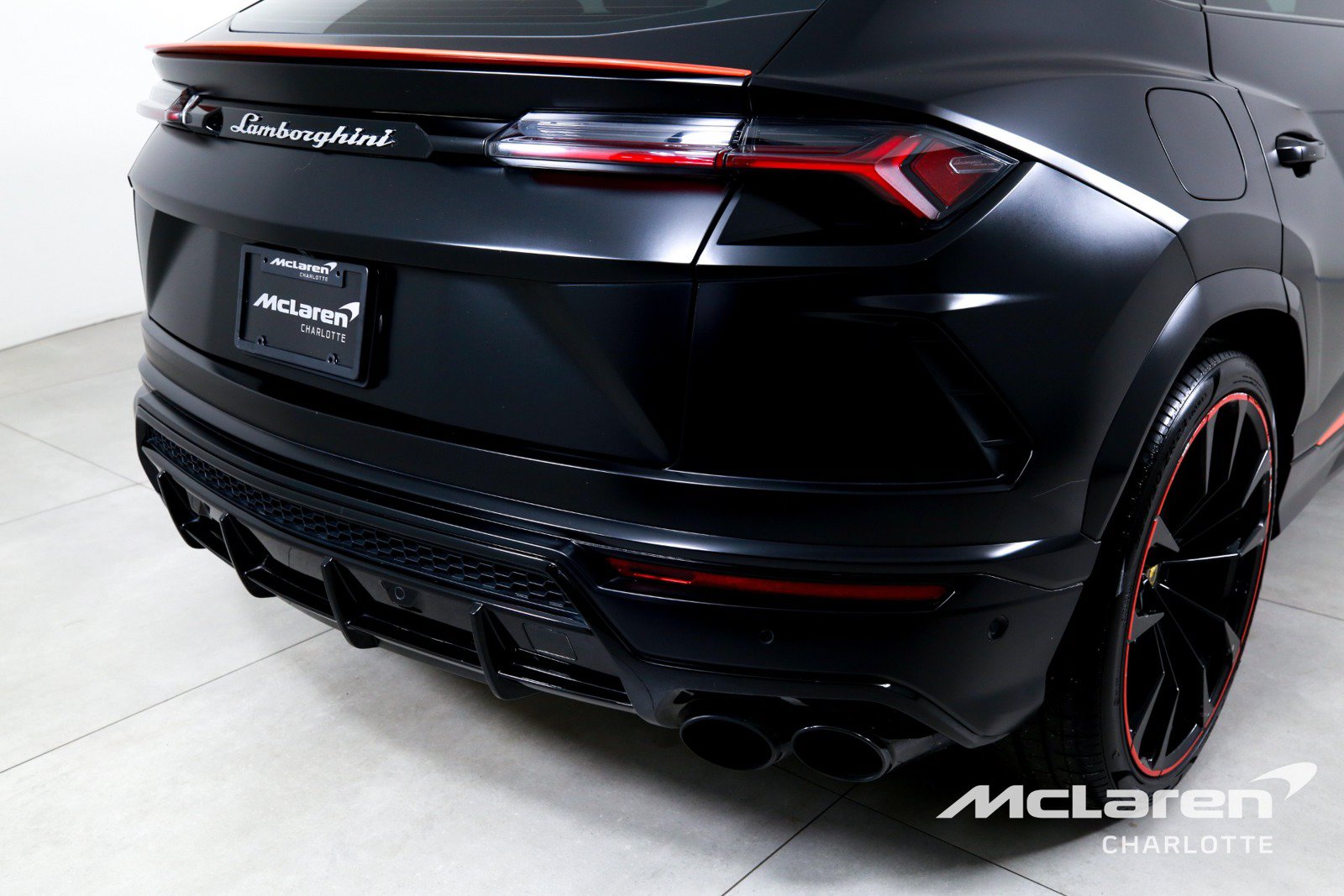 Used 2022 Lamborghini Urus AWD/4WD image 40