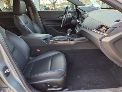 Certified 2024 Cadillac CT4 Luxury image 9