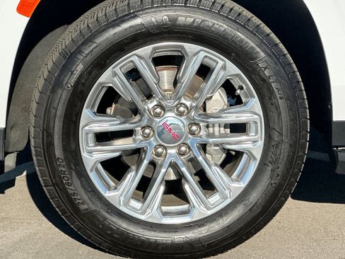 Used 2021 GMC Yukon SLT image 46