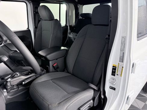 New 2026 Jeep Gladiator Sport image 10