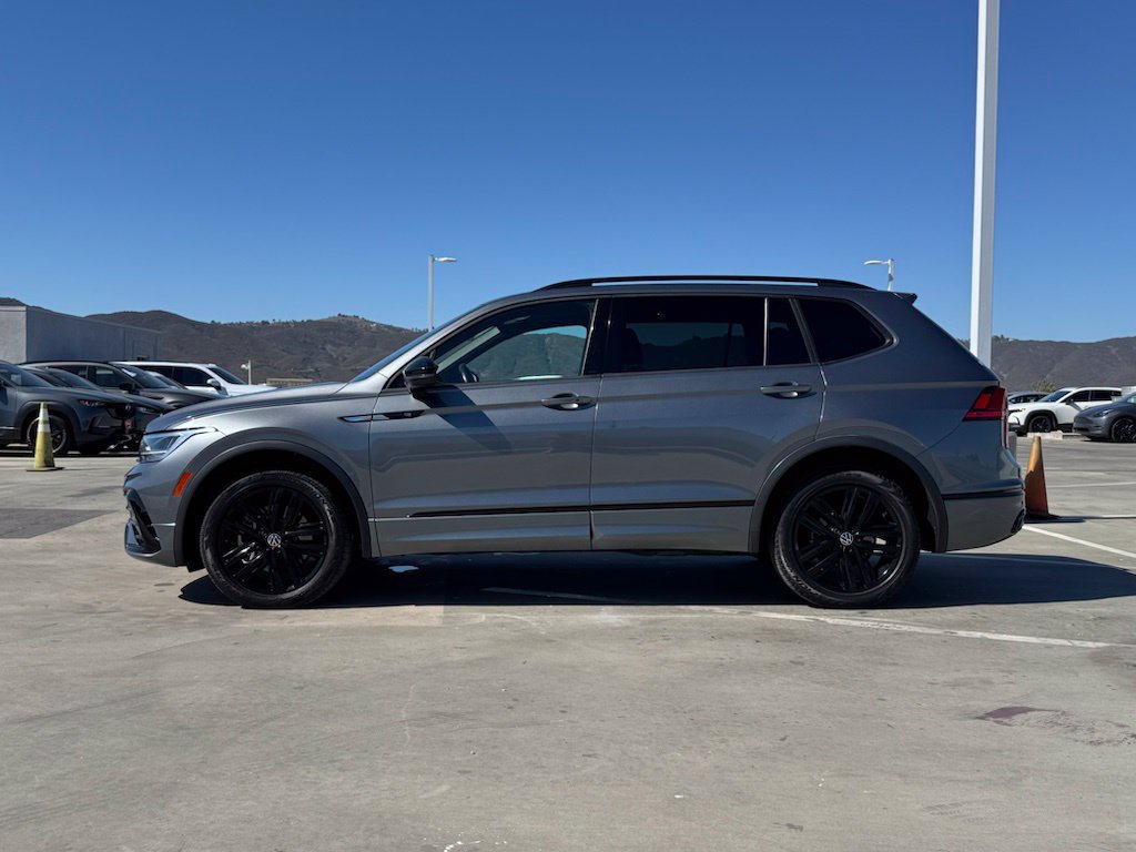 Used 2022 Volkswagen Tiguan SE R-Line FWD image 7