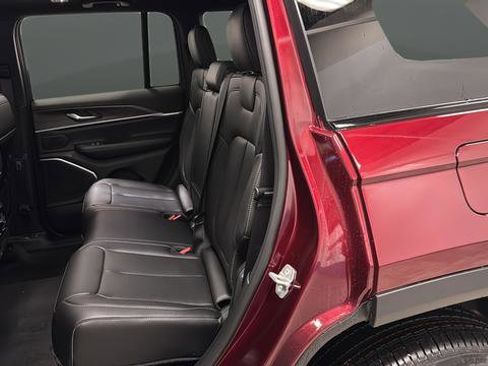 New 2026 Jeep Grand Cherokee Limited w/ Luxury Tech Group II image 24