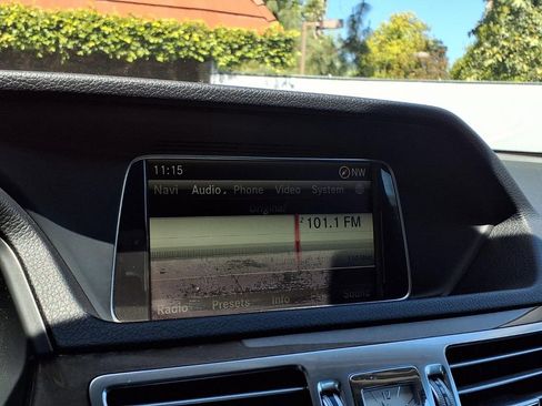 Used 2014 Mercedes-Benz E 350 4MATIC Sedan image 6