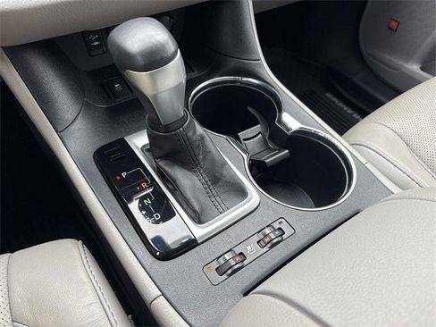 Used 2019 Toyota Highlander Limited image 36